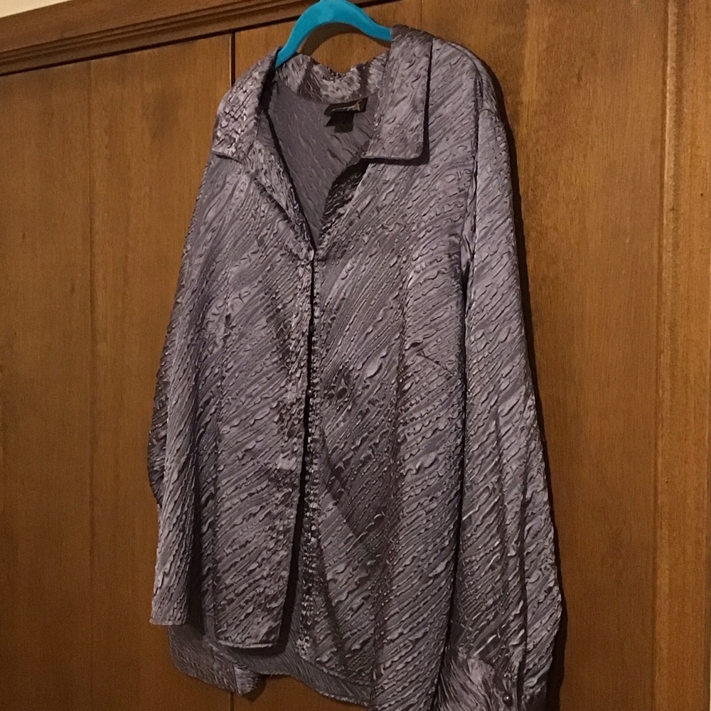 Ashley Stewart Gray Button-Up Top
Size 22